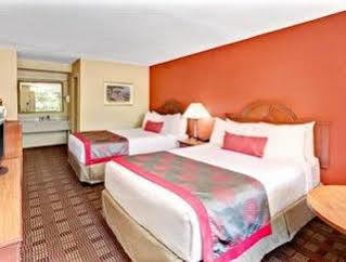 Ramada By Wyndham Baltimore West Exterior photo